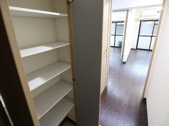 玄関　落ち着いた玄関です