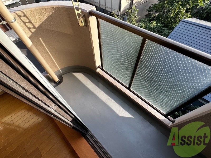 バルコニー　こちらはバルコニーになります。洗濯物も干せそうです。