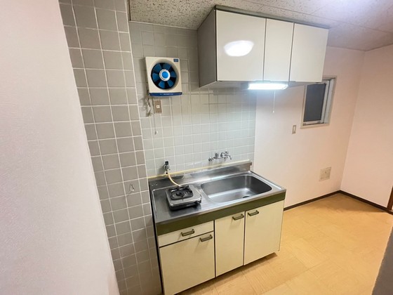 キッチン　※別号室の写真です