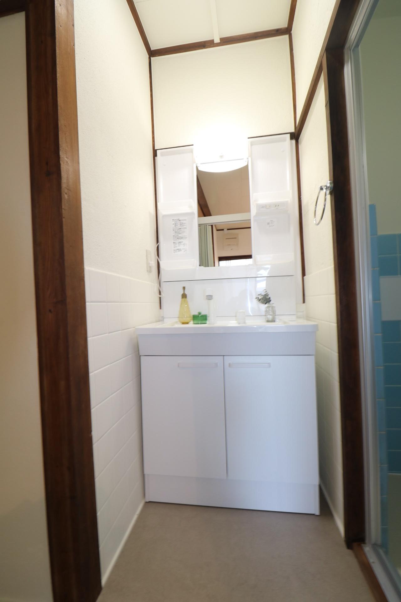 洗面設備　洗面化粧台新設