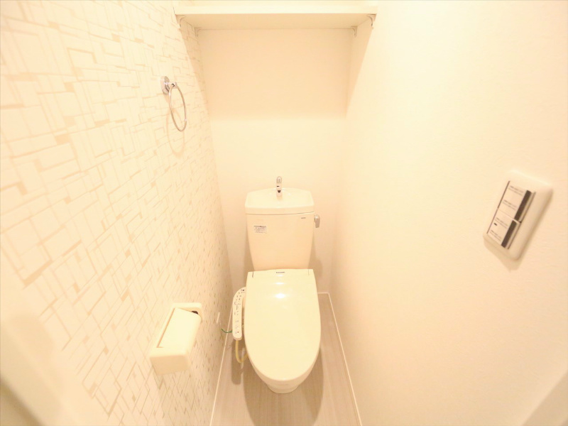 トイレ　温水洗浄暖房便座付トイレ