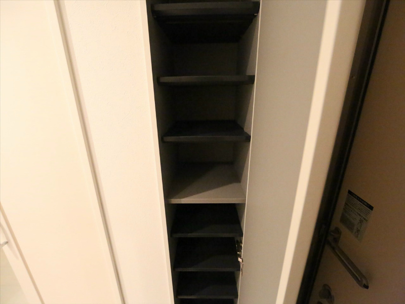 玄関　玄関　シューズボックス（収納充実してます）