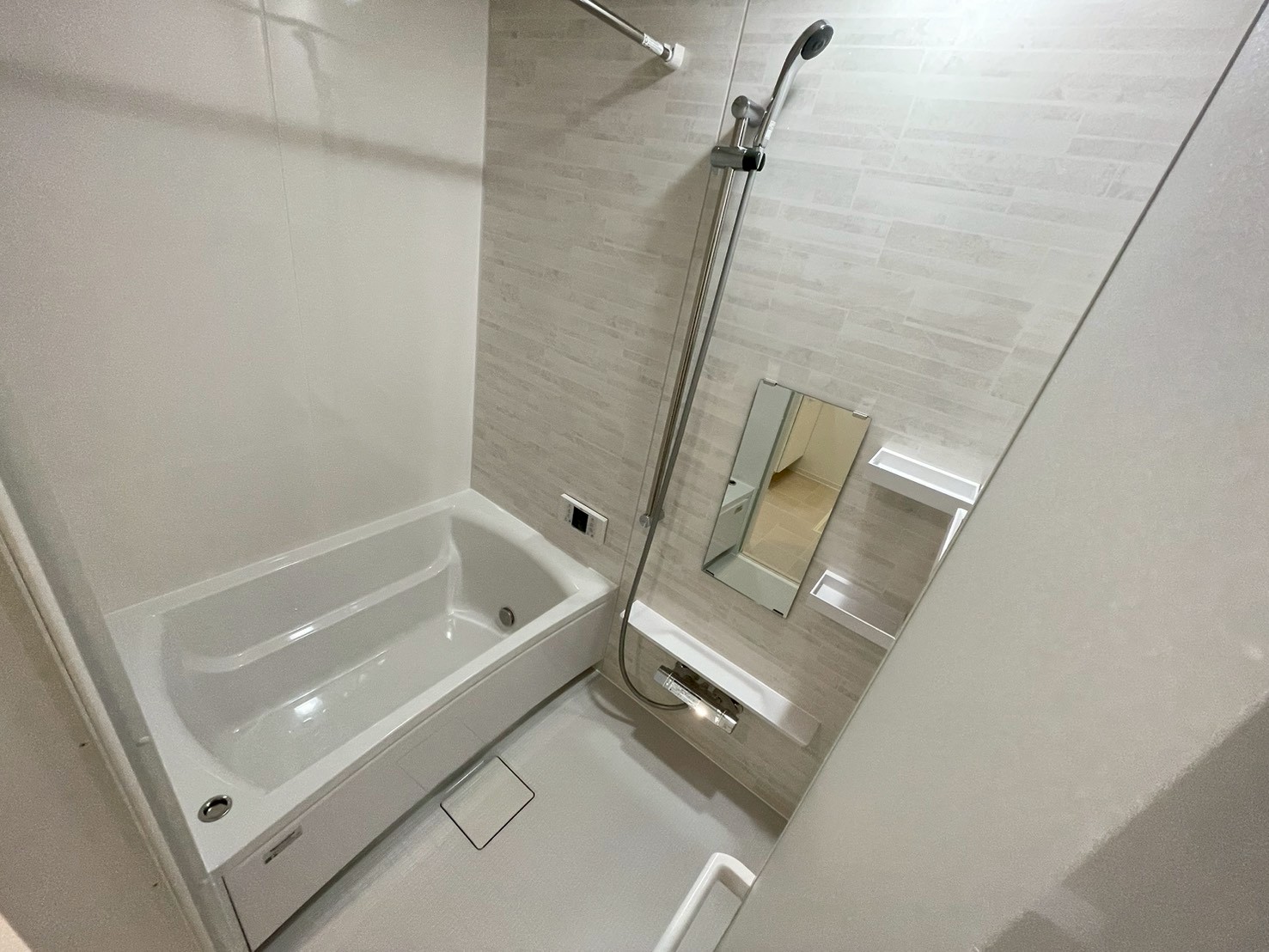 バス・シャワールーム　※写真は同施工会社の別物件のものとなります。ご参考ください。