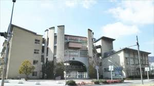 中学校　神戸市立渚中学校（中学校）まで604m