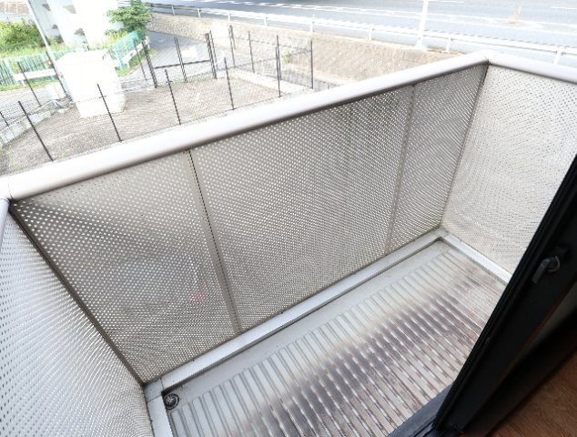 バルコニー　バルコニーからの眺めを楽しみながら食事をしませんか