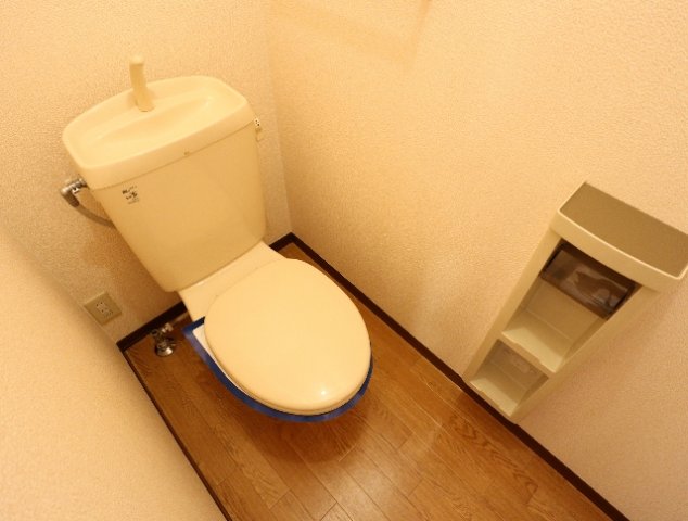 トイレ　落ち着いたトイレです