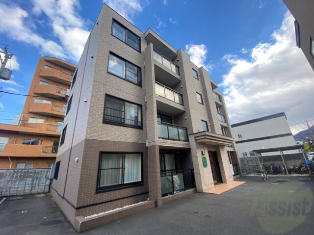 建物外観　札幌市中央区南８条西「アヴァンセ旭ヶ丘」