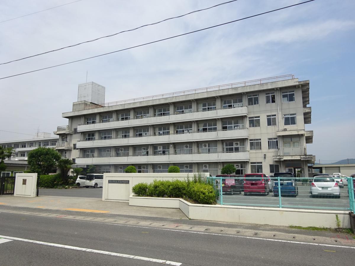 中学校　操南中学校（中学校）まで1756m