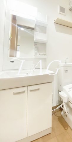 洗面設備　独立洗面台です。