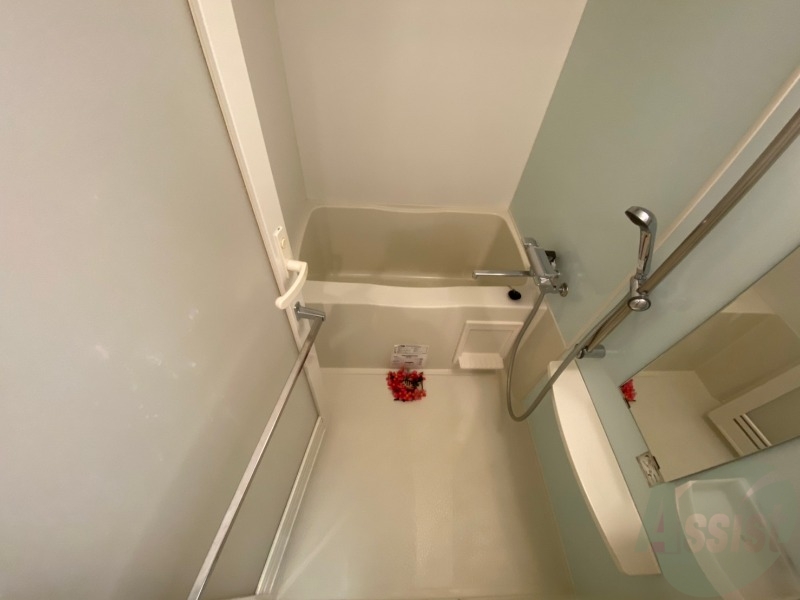 バス・シャワールーム　お風呂になります。一日の疲れを癒してくださいね。