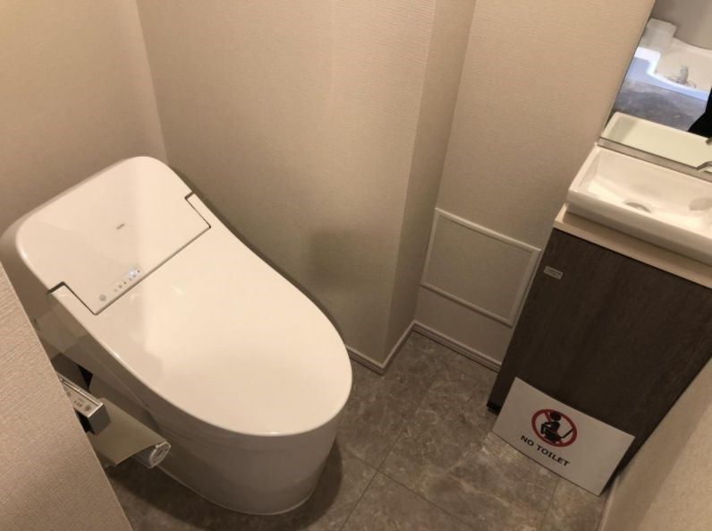 トイレ　別号室参考写真