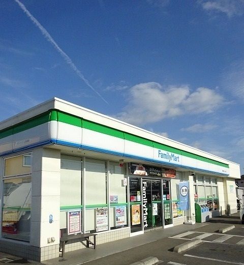 コンビニ　ファミリーマート武蔵村山三ツ木（コンビニ）まで350m