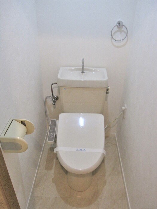 トイレ　清潔感のあるトイレです