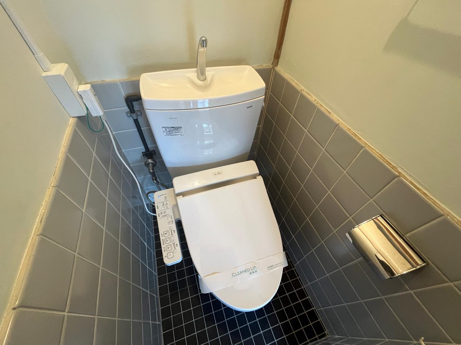 トイレ　ウォシュレット付の洋式トイレです♪