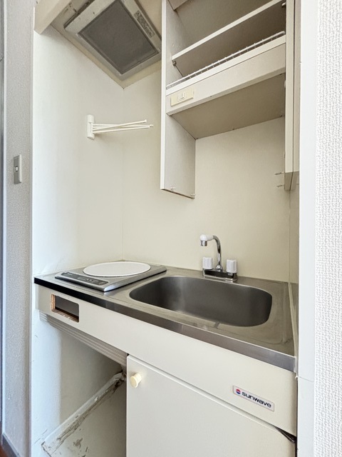 キッチン　火を使わず安心でお掃除も簡単なＩＨコンロ１口付です♪