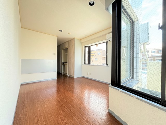 その他部屋・スペース　上品に仕上がった明るい室内空間です！