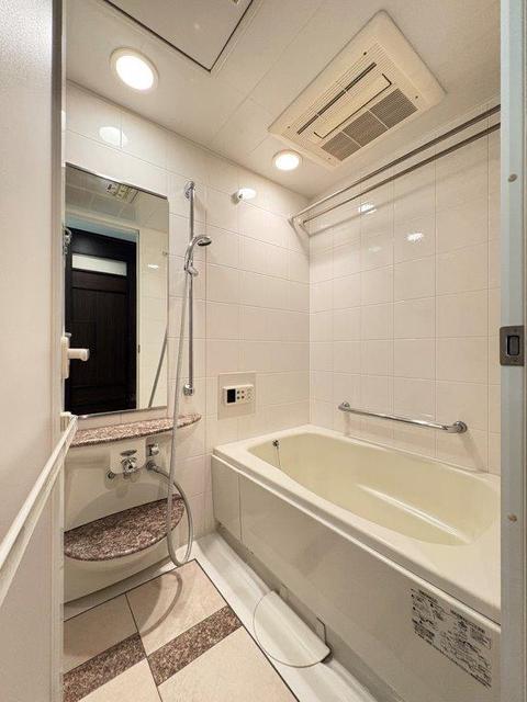 バス・シャワールーム　浴室乾燥機有り