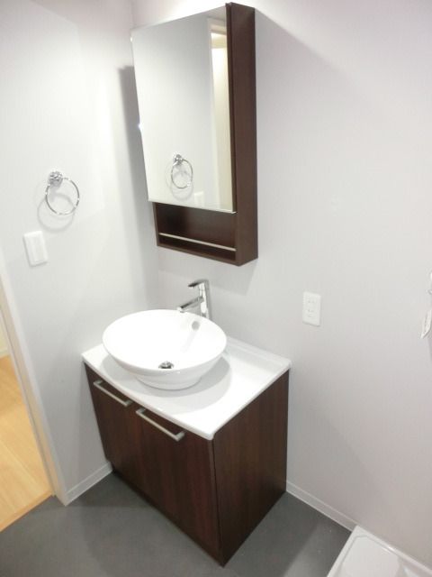 洗面設備　人気の独立化粧台です！