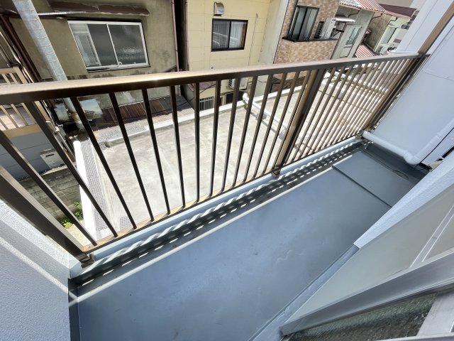 バルコニー　開放的で明るい空間を演出してくれるバルコニーです