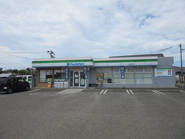 その他　ファミリーマート八代古閑中町店まで110m