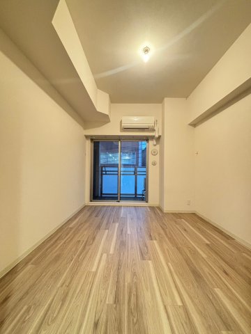 その他部屋・スペース　開放的な寝室です