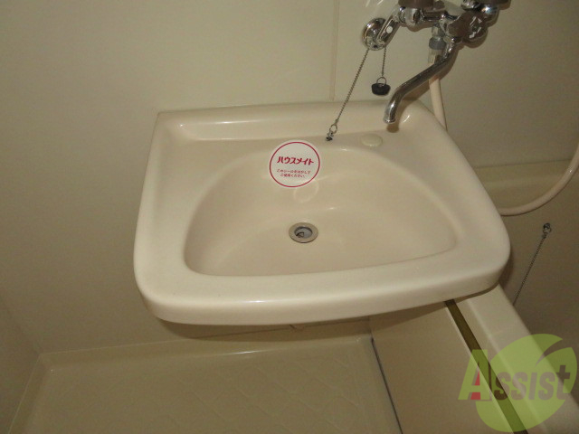 洗面設備　洗面台はこちら。朝の身支度はここでばっちり。