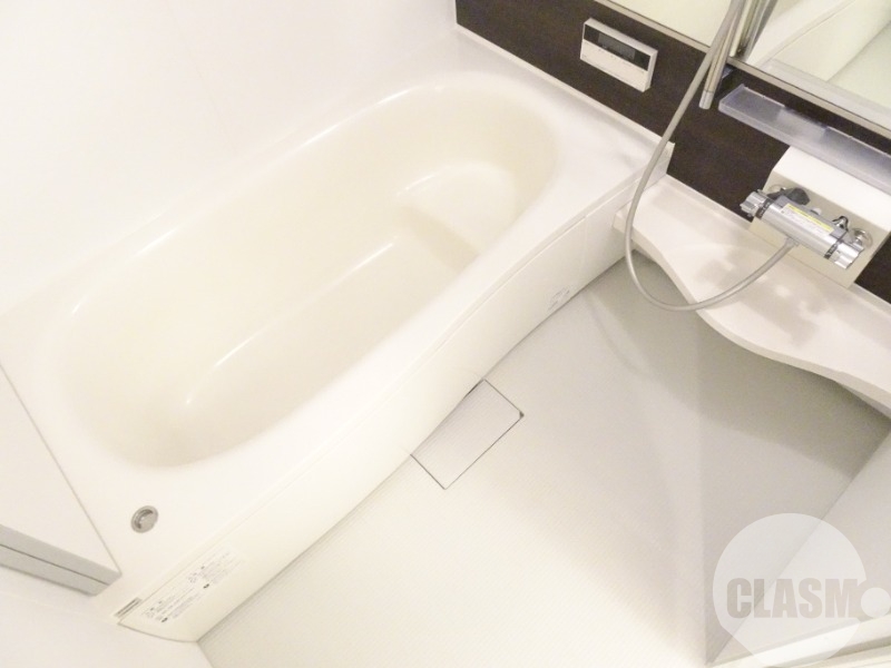 バス・シャワールーム　浴室乾燥機＆追焚機能付き広々バスルーム♪