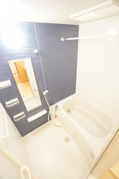 バス・シャワールーム　※同物件・反転タイプの写真です。