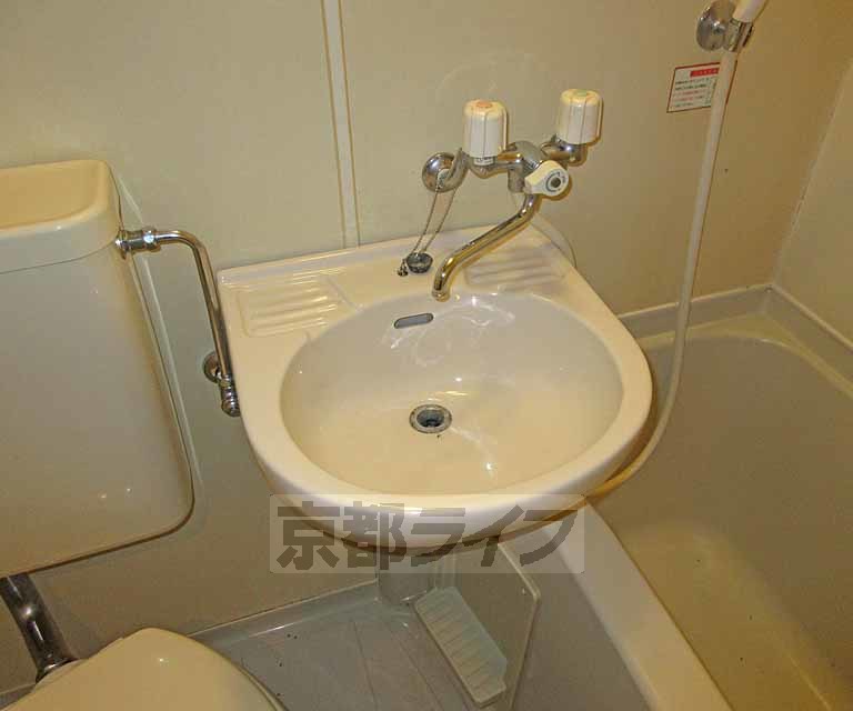 洗面設備　洗面台です