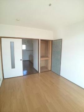 居室・リビング　室内