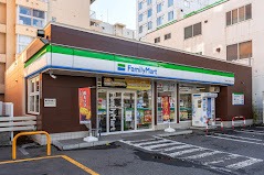 コンビニ　ファミリーマート札幌北23条西3丁目店（コンビニ）まで214m