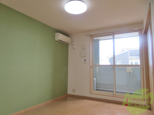 居室・リビング　リビングは１０．５帖のＬＤＫです。広々していていいですね。