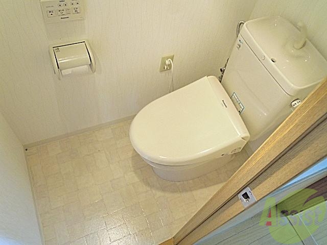 トイレ　ウォシュレット付きで快適～なおトイレになってますよ。