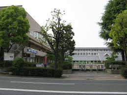 小学校　伊丹市立伊丹小学校（小学校）まで666m