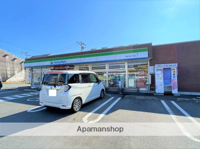 コンビニ　ファミリーマート（コンビニ）まで467m