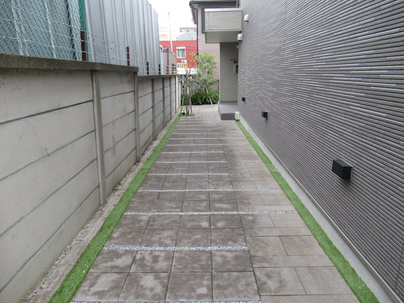 エントランス　お洒落な建物デザイン♪