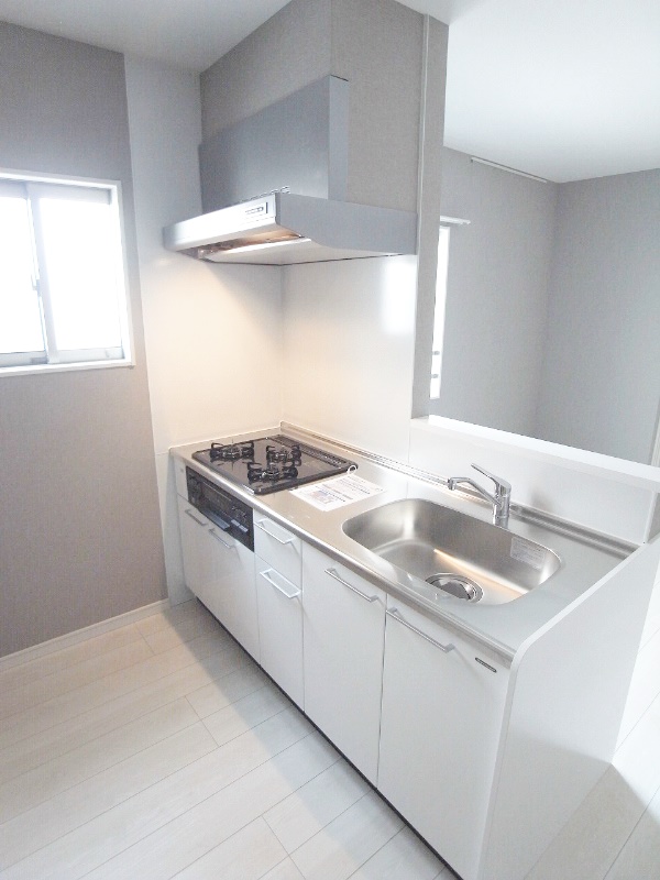 キッチン　広々使える快適な調理スペースです♪