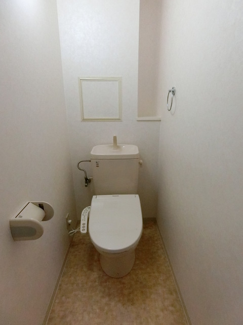 トイレ　トイレは、ウォシュレット機能付きです