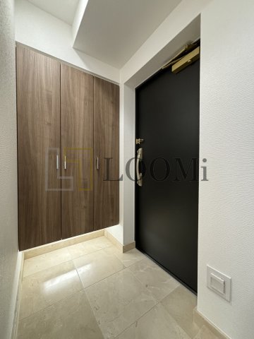 玄関　リーガル西長堀II　玄関