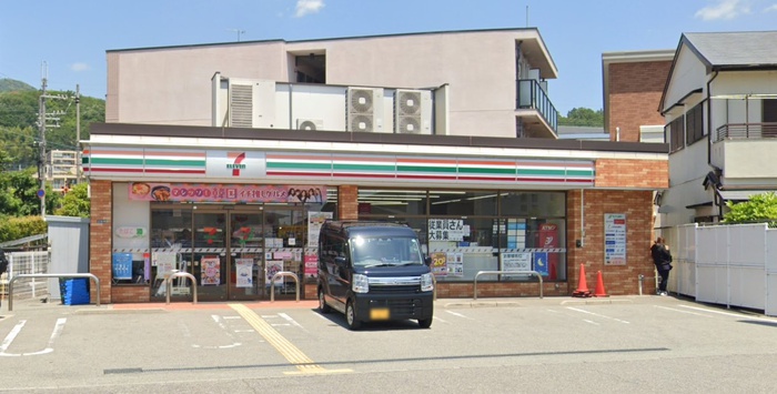 コンビニ　セブンイレブン宝塚東の町店（コンビニ）まで130m