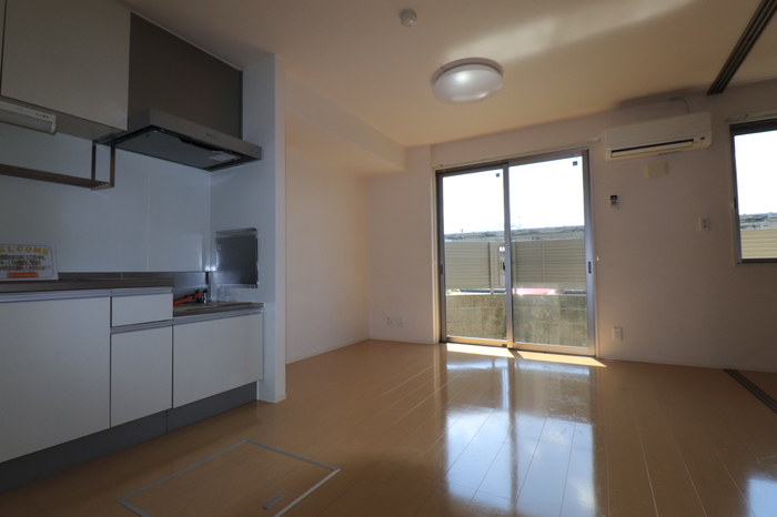 居室・リビング　【ソルティアＡ】居室・リビング