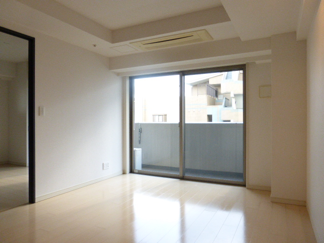 居室・リビング　内観1