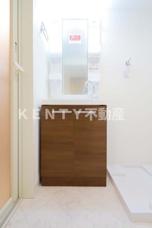 洗面設備　独立洗面台で身支度をすべて済ませてしまいましょう