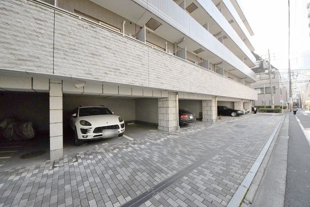 駐車場　駐車場