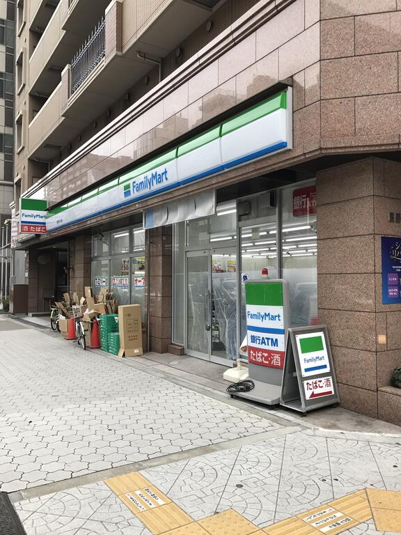 コンビニ　ファミリーマート谷町四丁目店（コンビニ）まで212m