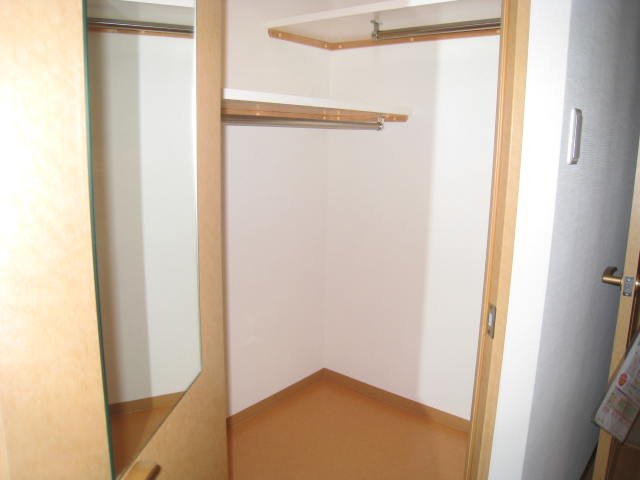 収納　同物件別号室のものです。