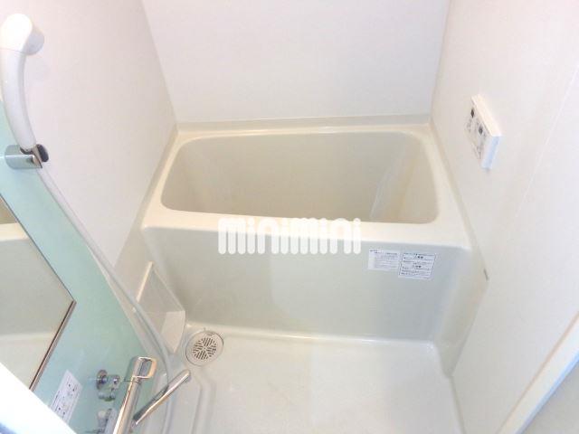 バス・シャワールーム　浴室追い炊き機能付きです