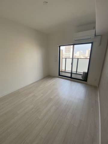 その他部屋・スペース　開放的な寝室です