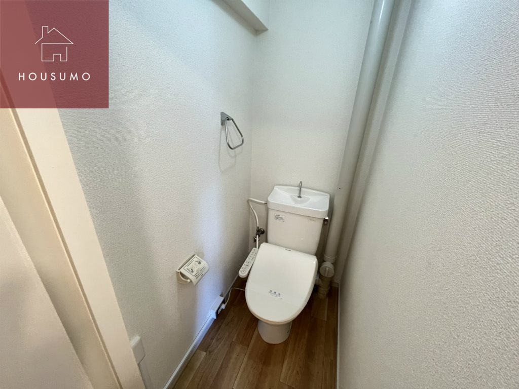 トイレ　同施工会社・同型モデルの室内です。（参考写真・イメージ写真）