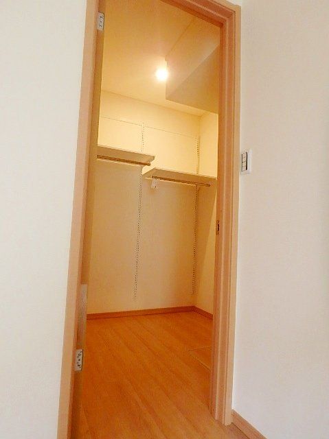 収納　ウォークインクローゼット